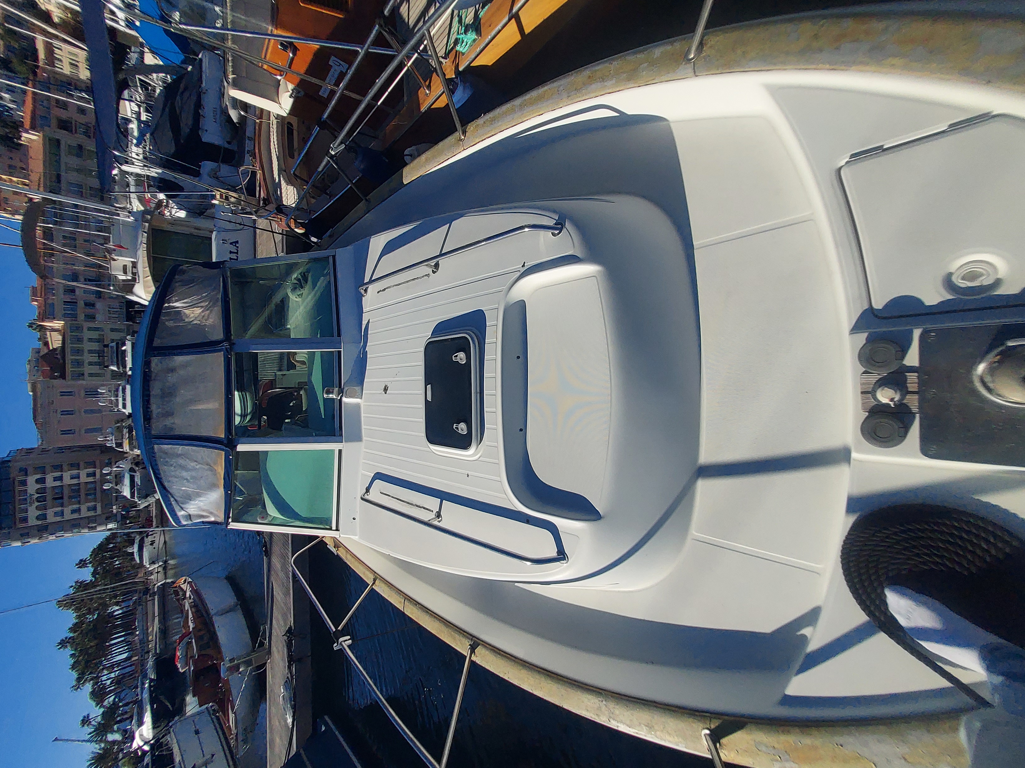 slider 18 Beneteau Ombrine 800